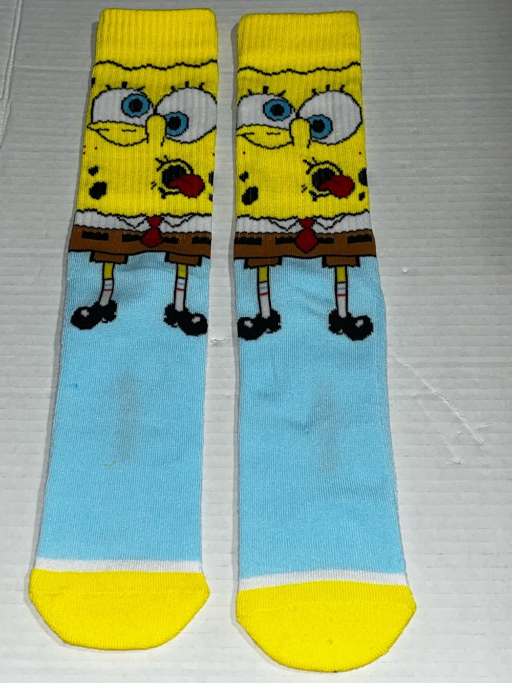 Sponge Athletic Character Socks - Mens Cartoon Crew Socks - Picture 3 of 4
